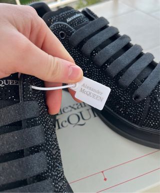 Sneakers Alexander McQueen con strass nere