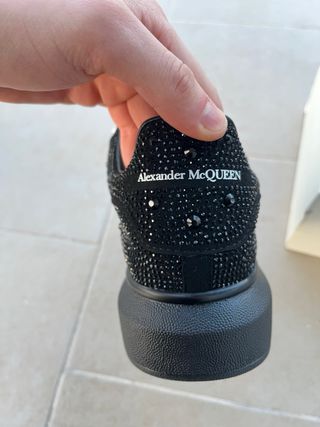 Sneakers Alexander McQueen con strass nere