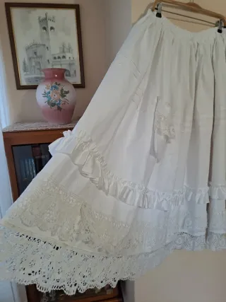 Gonne con pizzi a bolillo, abito tradizionale