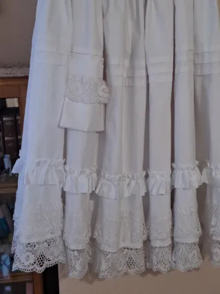 Gonne con pizzi a bolillo, abito tradizionale