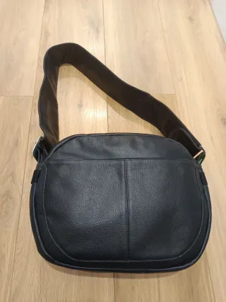 Bolso negro con protector de lluvia Bugaboo