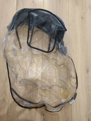 Bolso negro con protector de lluvia Bugaboo