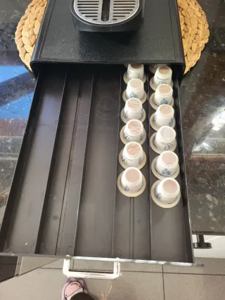 Cafetera Nespresso Pixie Negra