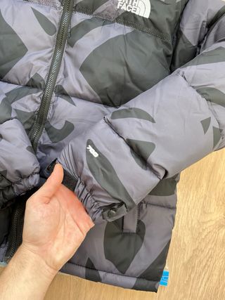 The North Face Abrigo Negro Gris