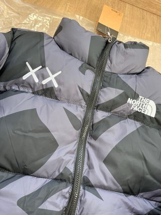 The North Face Abrigo Negro Gris