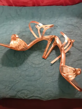 Sandalias doradas Mango mujer