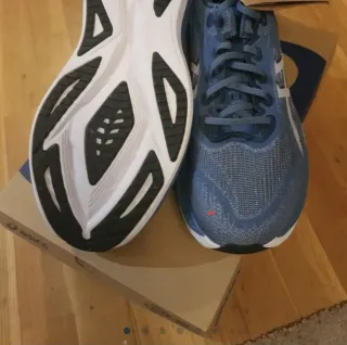 Zapatillas ASICS Azules y Blancas