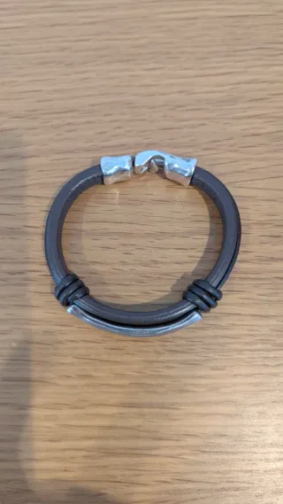 Pulsera Caballero Uno de 50 Cuero y Metal.