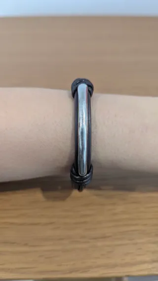 Pulsera Caballero Uno de 50 Cuero y Metal.