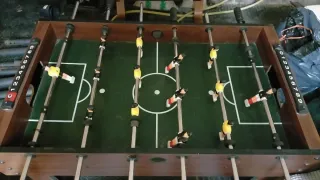 Futbolín de madera infantil