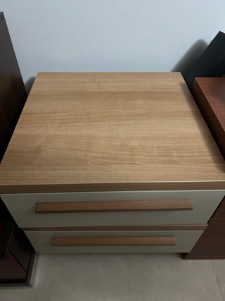 Mesita de noche 2 cajones madera y beige