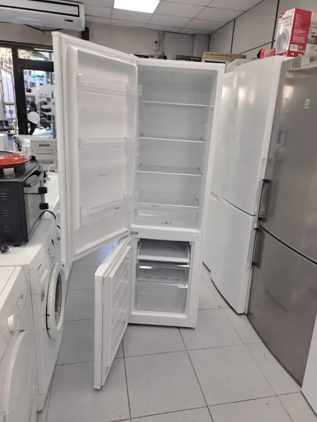 Nevera Candy a+ 179.cm estrecha