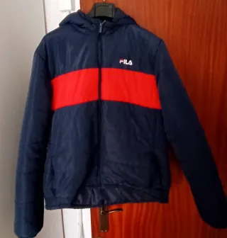 Chaqueta Fila azul y roja con capucha