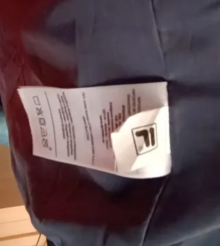 Chaqueta Fila azul y roja con capucha