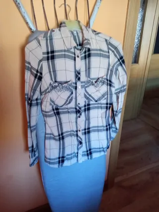 Camisa de cuadros beige y negra