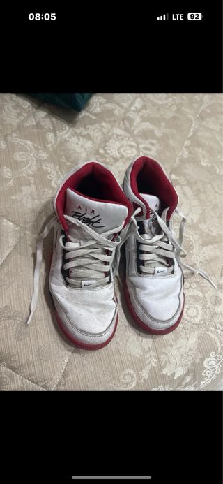 Nike Air Scarpe Rosse e Nere