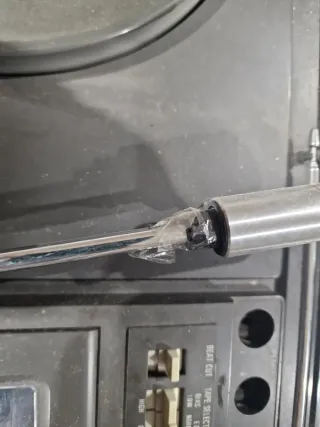 Tocadiscos Sanyo de maleta con radio y cassette