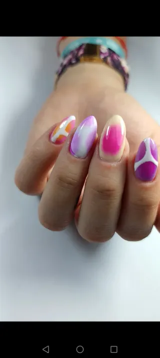 Uñas acrílicas/gel decoradas