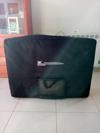 Camilla masajes, libro y láminas.