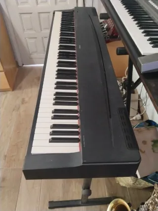 Piano Yamaha P-70