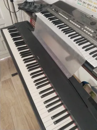 Piano Yamaha P-70