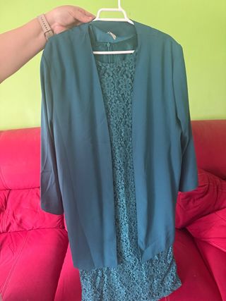 Vestido de fiesta verde con encaje