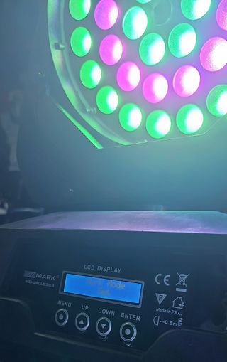 Pareja Cabezas Moviles Mark Sidius LLC 368