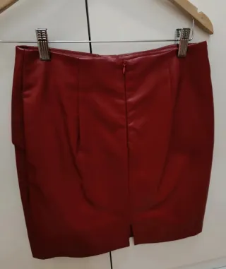 Falda Minueto Polipiel Roja