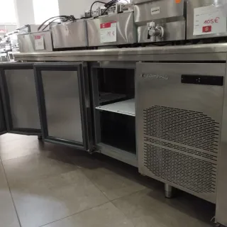❄️Bajo mostrador refrigerado 3 puertas❄️