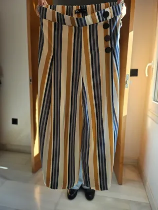 Pantalón culotte Zara rayas