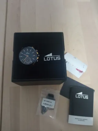 Reloj Lotus 18809/1 Azul y Dorado