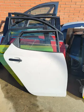 Puerta Trasera Derecha Seat Ibiza IV 1.4 TDI 6J
