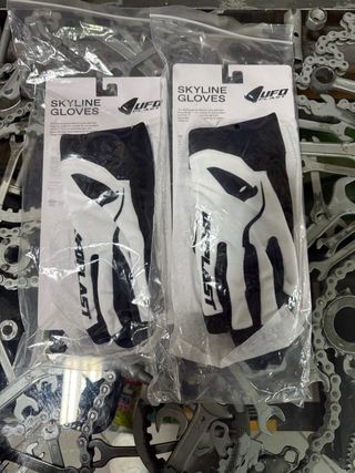 Guantes UFO cross