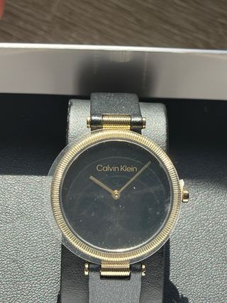 Reloj Calvin Klein Negro y Dorado Mujer