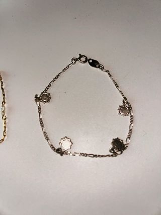 2 Pulseras Bebé/Niño  una chapado Oro y otra Plata