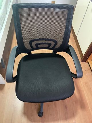 Silla de oficina ergonómica negra
