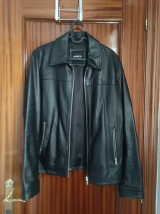 Chaqueta de cuero Barney's Originals Negra
