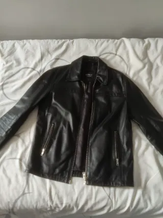 Chaqueta de cuero Barney's Originals Negra