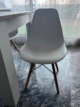 Mesa comedor extensible y 4 sillas madera