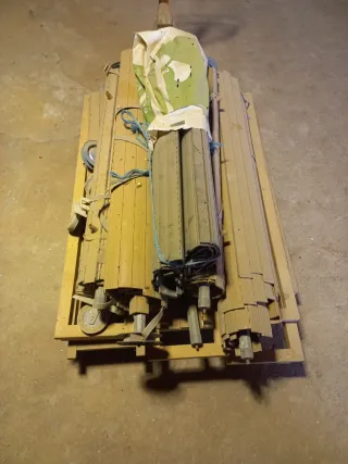 Puertas y 3 ventanas de madera