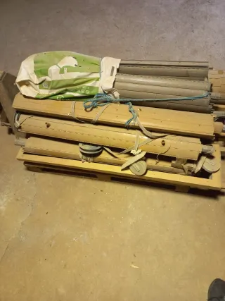 Puertas y 3 ventanas de madera