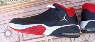 Nike Jordan Aura Max 3 Negro/Rojo