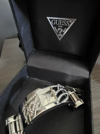 Reloj Guess Mujer Plata y Negro