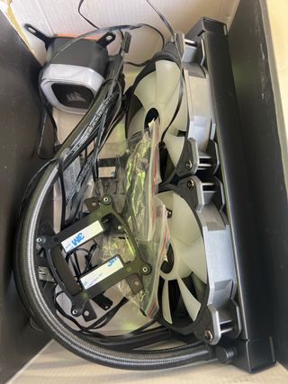 Corsair H100 Rgb Liquid Cpu Cooler - 240mm