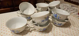 11 Tazas Consomé Cerámica Checoslovaca. Marca Thun
