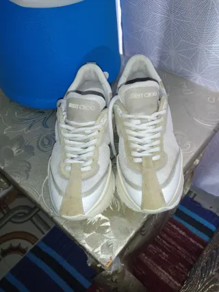 Zapatillas Jimmy Choo Beige y Blancas