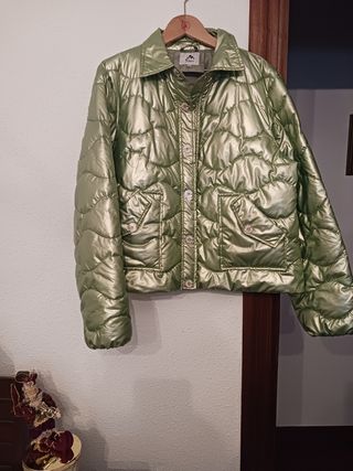 Parka acolchado de Attrait París muy nuevo
