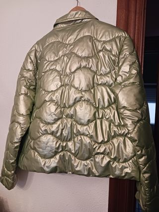 Parka acolchado de Attrait París muy nuevo
