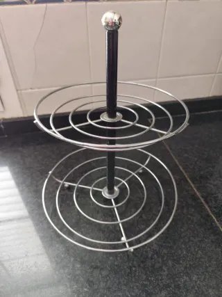 Frutero metálico 2 pisos amplios y estables.