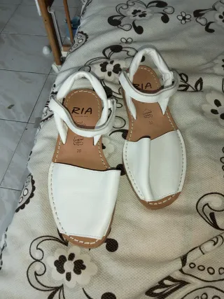Sandalias Ria blancas talla 39